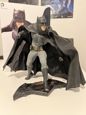 Batman v Superman: Dawn of Justice Statue - Batman in OVP