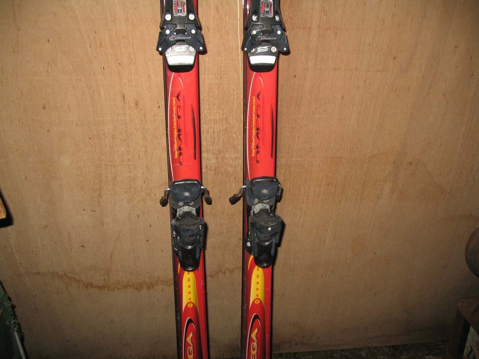 VTG SNOW SKIS 74" CABIN COTTAGE OMEGA DYNASTAR OMEGA 5T .190 TYROLIA