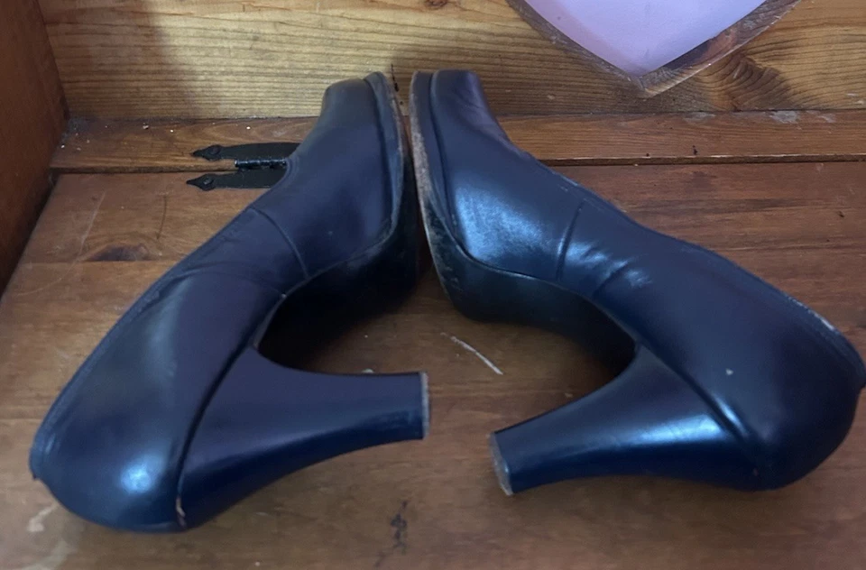 罕见 复古 20 世纪 40 年代 50 年代 黑色皮革 古巴鞋跟 Tim Fred 泵 旧好莱坞 7.5-8 — 第 3/4 张图片