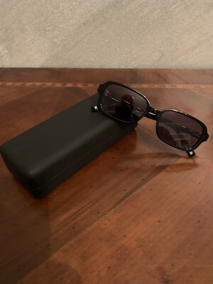 MCQ Sonnenbrille Unisex Schwarz