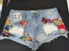 Denim cut off distressed shorts Embroidery Raggedy Ann  Vintage 31 " appliques