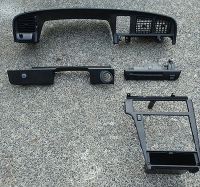 89-92 TOYOTA CRESSIDA Cluster/radio/heater Bezel Complete Set oem
