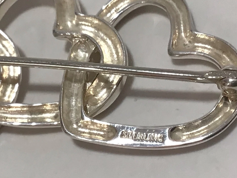 Broche/bolsa de proteção TIFFANY & Co. prata esterlina 0,925 “TRÊS CORAÇÕES” - Imagem 4 de 4