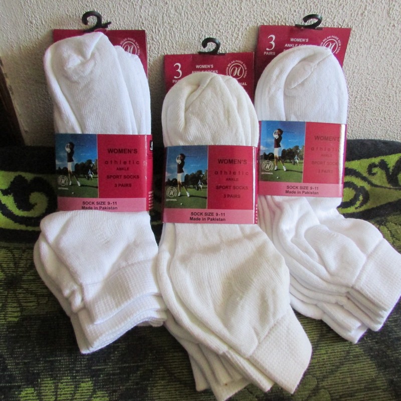 9 Pair National Brand Women's Athletic/Sports Ankle Socks. Sock ize 9-11