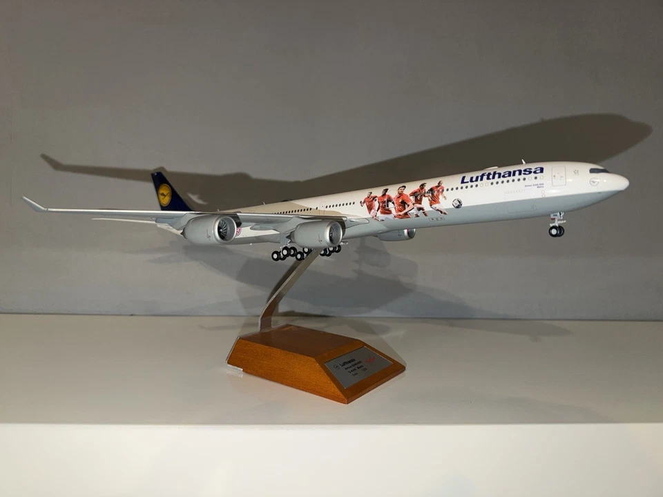 Herpa 1:200 Lufthansa (FC Bayern) Airbus A340-600 D-AIHK 558242
