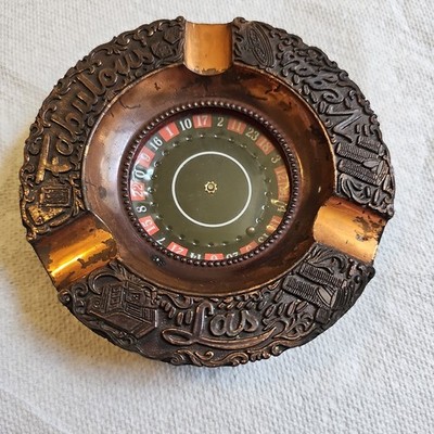 Vtg roulette table spinning wheel fabulous las vegas metal ashtray Works Great!