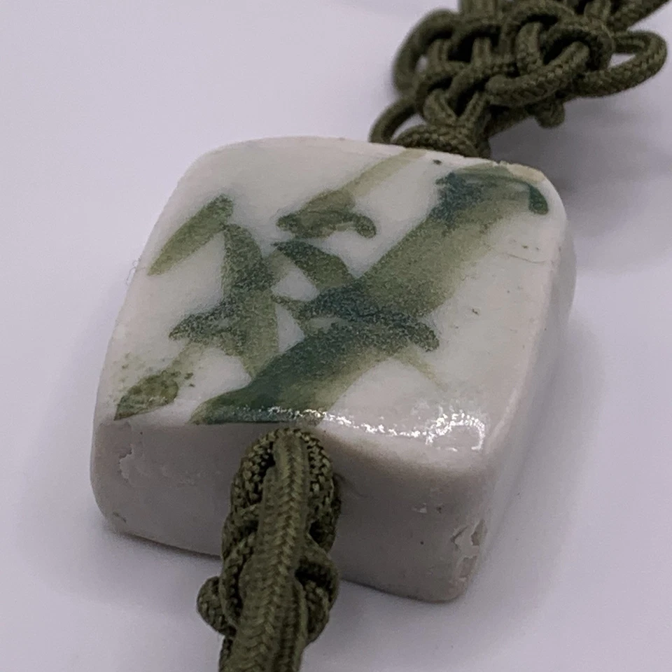"Collar colgante de porcelana blanca pintada de verde con borlas de nudo chino 27""" Foto 4 de 4