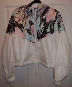 nike women's hyper femme crop windrunner