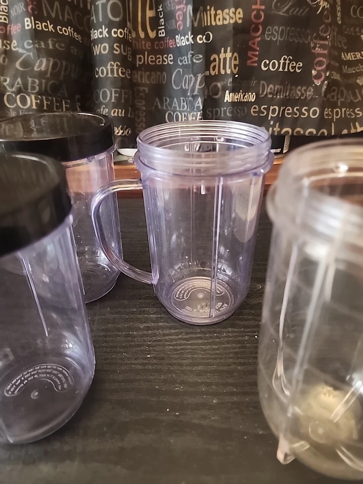 8 Magic Bullet Replacement Cups With Handles And 4 Lids - Image 3 of 4