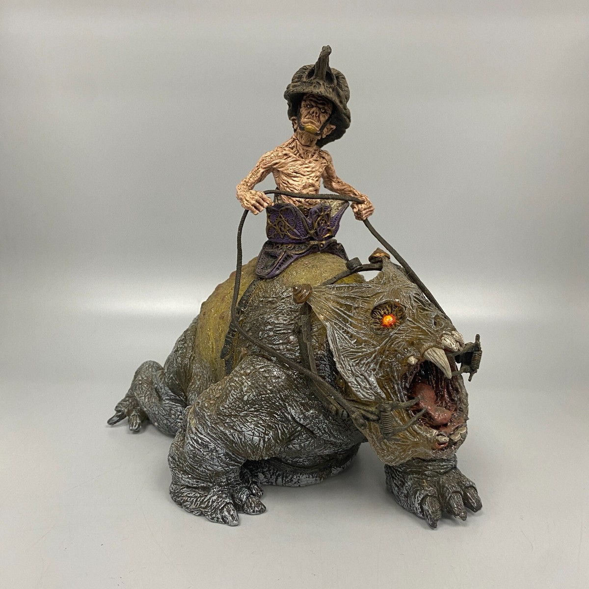 TOTO TWISTED LAND OF OZ MCFARLANE'S MONSTERS ACTION FIGURE TOY