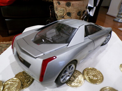 Cadillac CIEN 1/18 Diecast model cars automobiles 1:18 Toy Vehicle