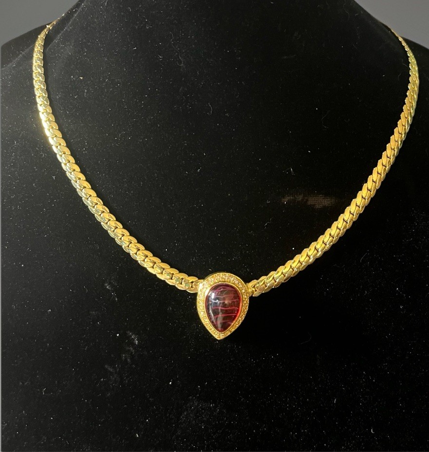Tiger Striped Red Cabochon Teardrop Gold Tone Cuban Chain Collar Necklace 21”