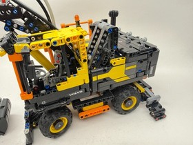 LEGO TECHNIC: Volvo EW160E (42053) with instructions