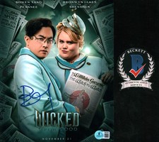 BOWEN YANG SIGNED WICKED PFANNE SNL STAR 8X10 PHOTO BAS COA