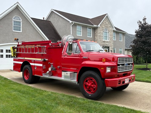 1985 FORD F800 GRUMMAN PUMPER 750 GPM
