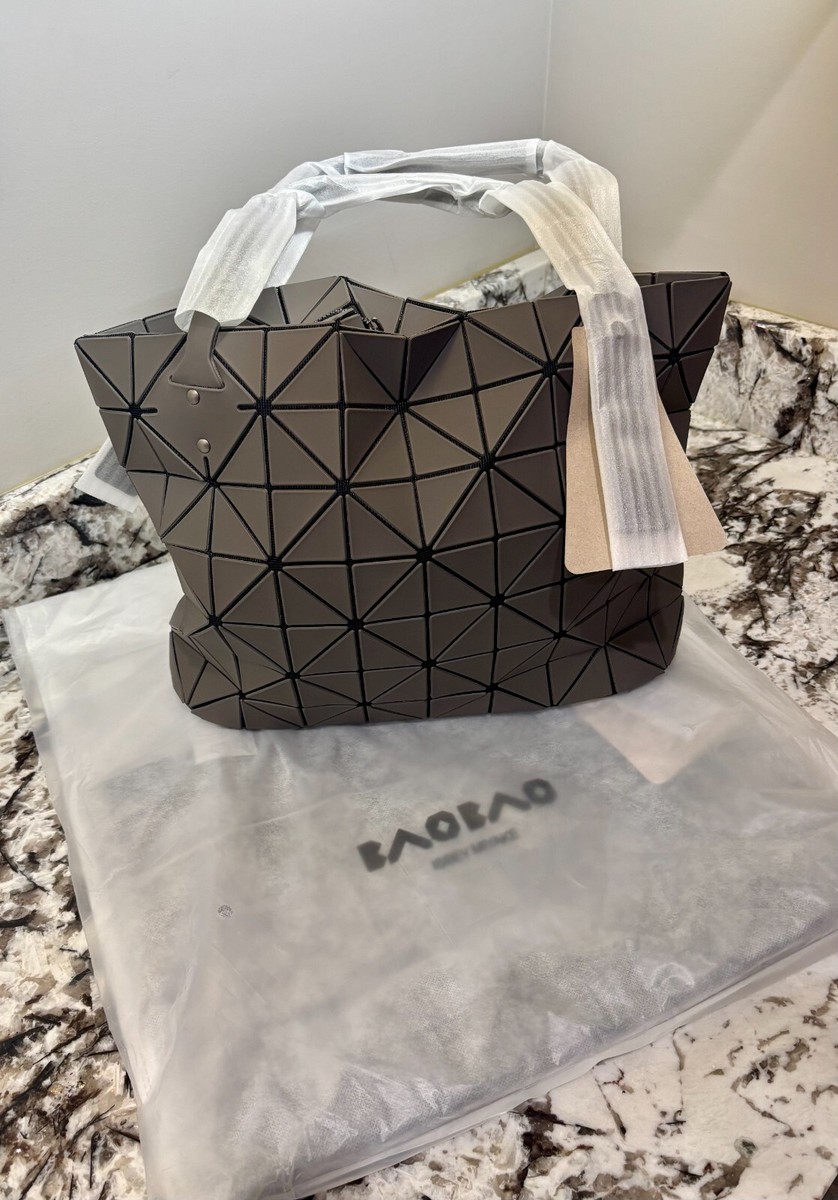 BAO BAO ISSEY MIYAKE ROCK トートバッグ シルバー 美品 Issey Miyake Bao Bao Rock Matte Tote Bag Medium, Gray, Geometric