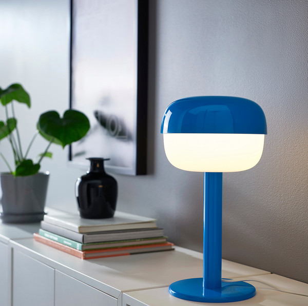 Lámpara de mesa IKEA BLASVERK, azul, 36 cm, 14" BLÅSVERK totalmente nueva 605...