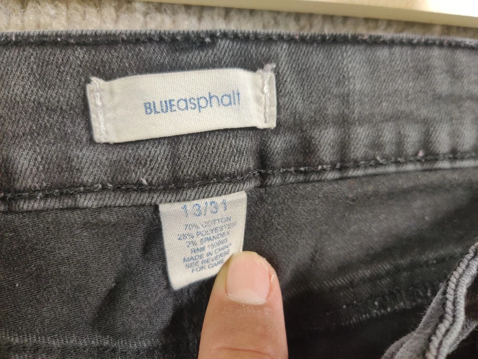 Jean de mezclilla ajustado Blue Asphalt para mujer negro borde crudo 13x31 desgastado rasgado 32x27 Foto 2 de 4