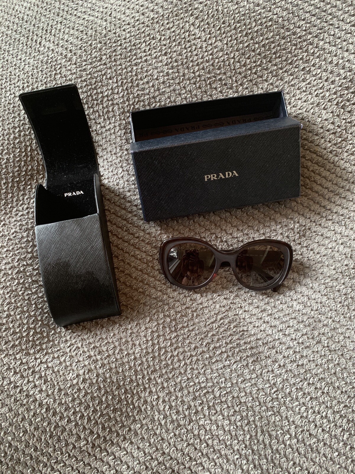 Introducir 98+ imagen prada sunglasses women Abzlocal.mx