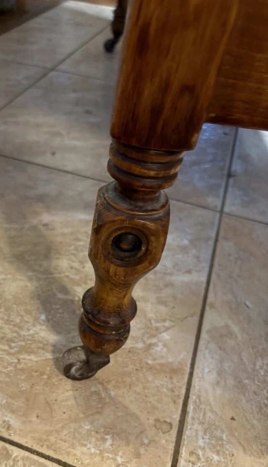 Cómoda vintage de roble con cajones, ruedas, espejo Foto 4 de 4