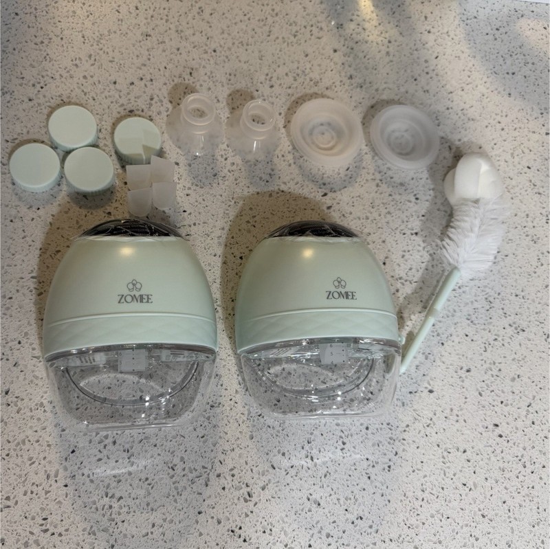 Zomee Collection Bottle Parts Set Green/Clear for Wearable Breast Pump