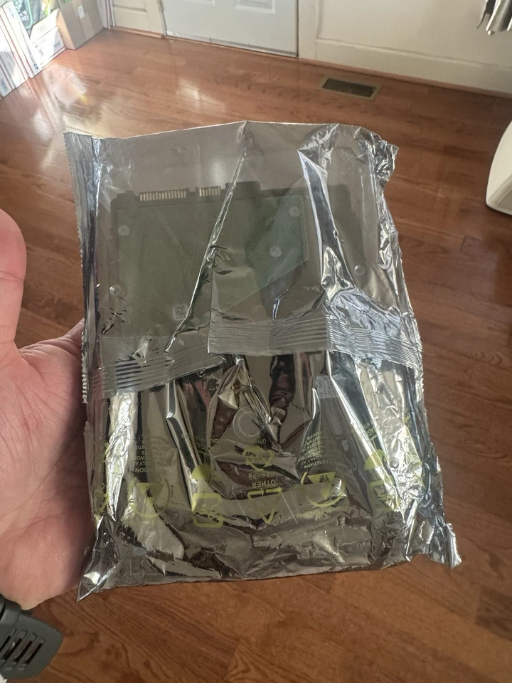 Seagate IronWolf 4TB, Internal, 5400 RPM, 3.5 in (ST4000VN006) Hard Drive - Image 2 of 4