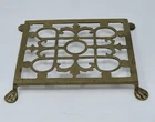 ANTIQUE VINTAGE SOLID BRASS TRIVET HOT PLATE STAND CLAW FEET