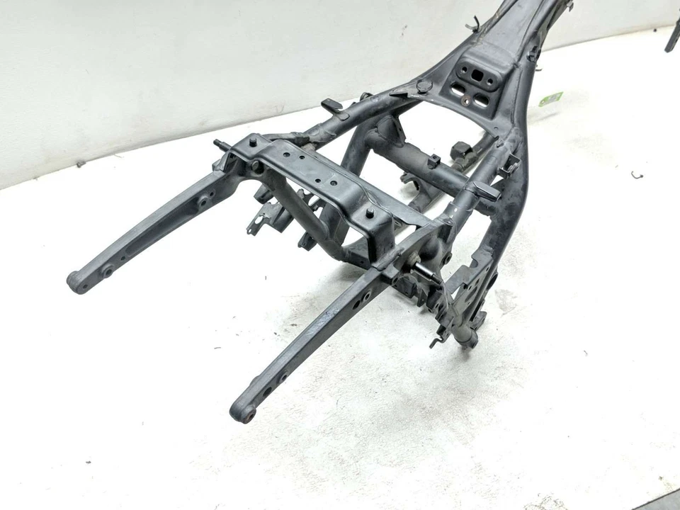 Bastidor principal Kawasaki VN1700 19 Vulcan Vaquero 1700 chasis recto contra cadáver Foto 4 de 4