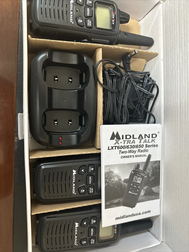 Midland Two-Way Radios Walkie Talkies 3 Pack 36 Channels LXT633VP3 Brand New - Image 2 of 4