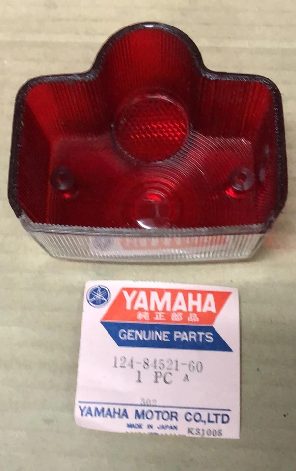 LÁMPARA TRASERA LENTE YAMAHA YDS2 YDS3 YM1 YA6 YL1 YG1 MG1 YDT1 124-84521-60-00 N.O.S Foto 2 de 4
