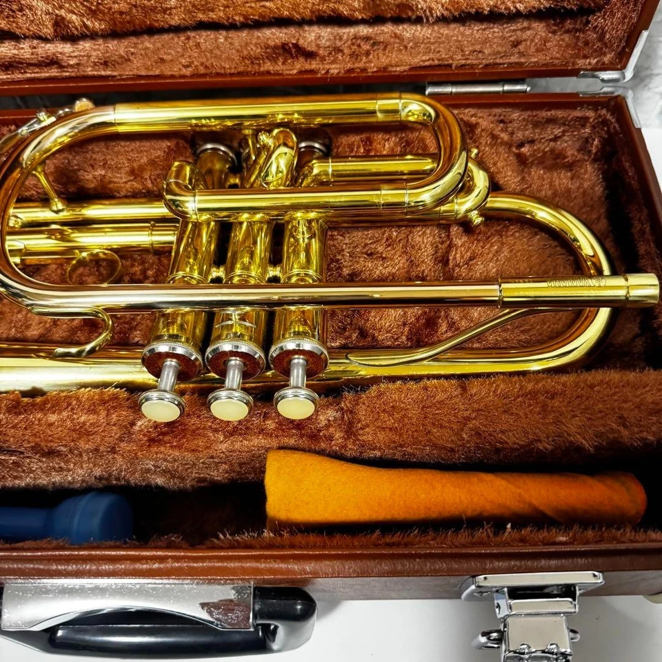 Instrumentos de latão YAMAHA YCR-2331 Bb Cornet mantidos com estojo rígido Japão - Imagem 4 de 4