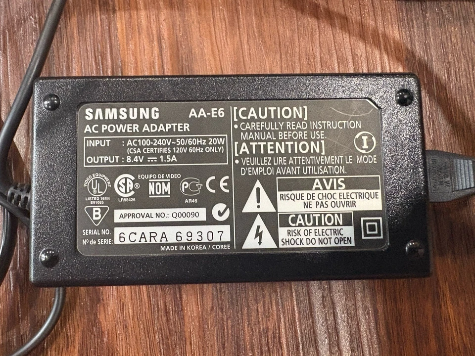 Camcorder Samsung SCW61/62 8mm Camera Hi8 8mm Cassette Tested Works With Case - Image 4 of 4