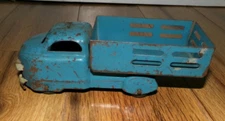 VTG 1940's Pressed Steel Wyandotte Blue Bullet Nose Stake Toy Flat Bed Truck 7”