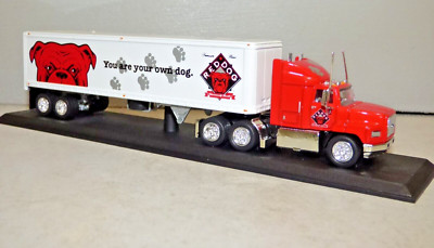 Matchbox Convoy Ford Aeromax Red Dog Brewery Knickgelenkter LKW Maßstab 1:100