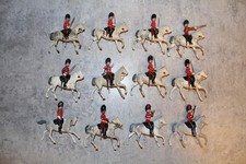 LOT OF 12 BRITAINS LEAD BRITISH MOUNTED SOLDIERS