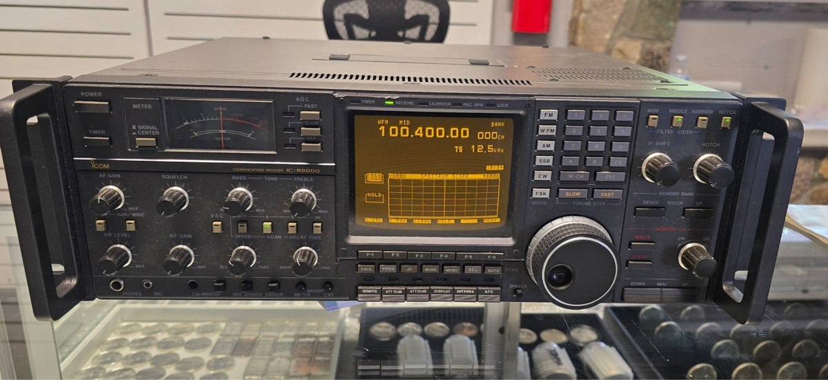 ICOM IC-R9000 Communication Receiver 100KHz- 2000MHz Serial #01001