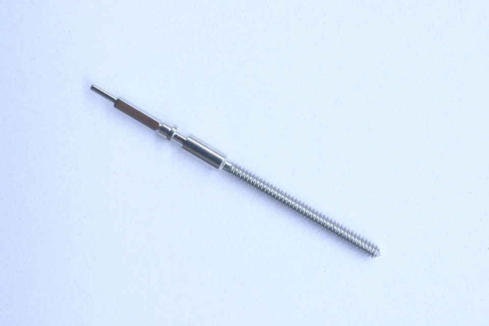 Tige Winding stem Aufzugwelle Albero di carica ROLEX 1530 1570 NOS - SWISS MADE