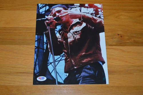 PEARL JAM ~ Eddie Vedder foto d'epoca autografata 8x10 a colori con ologramma PSA - Foto 4 di 5