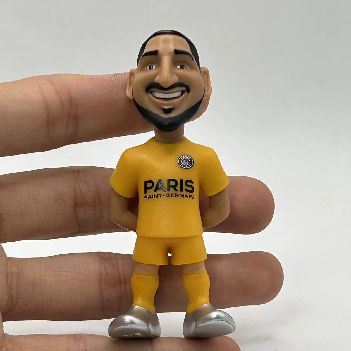 MINIX COLLECTIBLE FIGURINES Donnarumma Paris Saint Germain FC