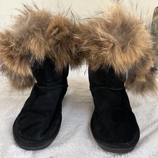 UGG Australia Bailey Button F19009E Black Sheepskin Boots Size 5 US with fur