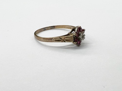 VINTAGE SOLID 9ct GOLD RUBY DIAMOND CLUSTER FLOWER LADIES RING SIZE S - Picture 3 of 8