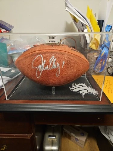 John Elway Autographed Denver Broncos Superbowl XXXII Football Player COA HOF