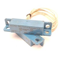 Honeywell 40FR1-3 Magnetic Reed Switch 100VDC 120VAC W/Magnetic Proximity Sensor