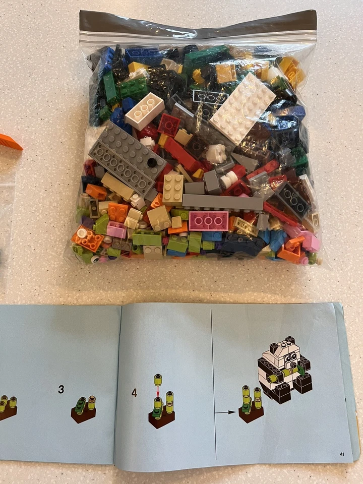 LEGO 10681 Creative Building Cube, photo 2 of 3