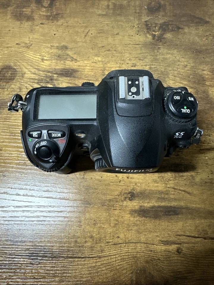 Fujifilm FinePix S5 PRO 12.34MP Digital SLR Camera Body for Nikon F Mount kit - Image 2 of 4