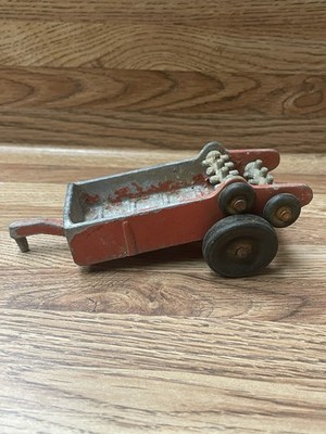Vintage Hubley Kidde Toys Metal Manure Spreader