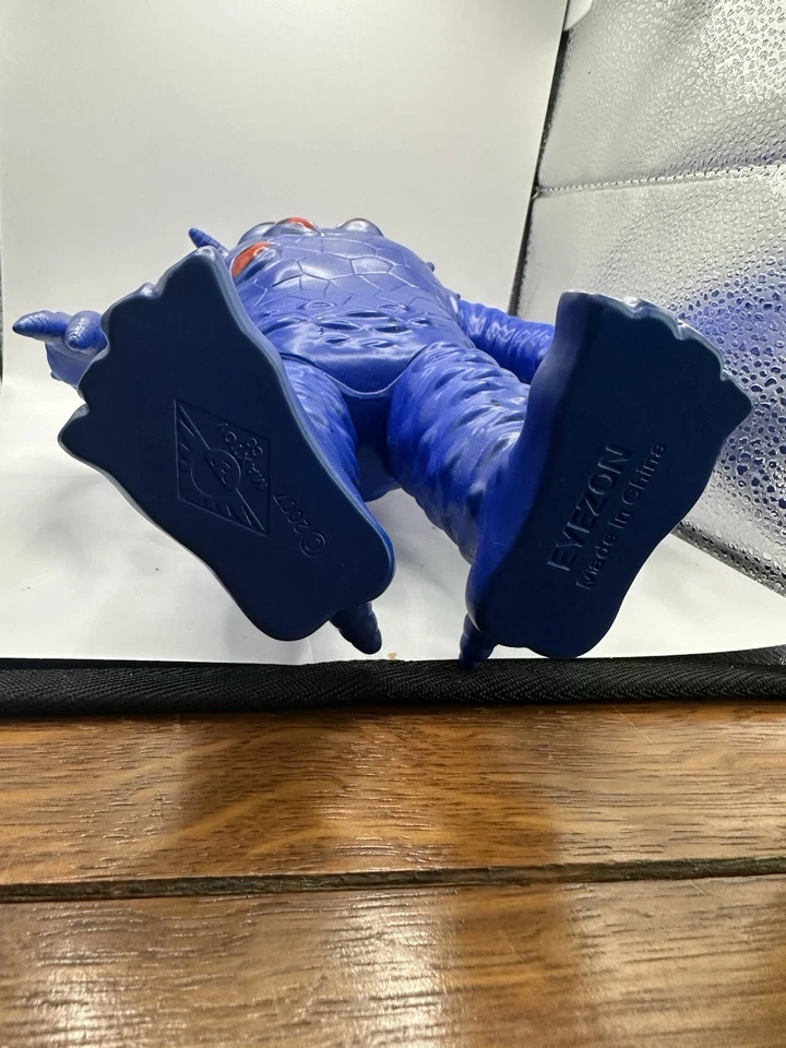 Max Toy Co Eyezon Sofubi brinquedo de designer de vinil macio personalizado por Paul Kaiju - Imagem 3 de 3