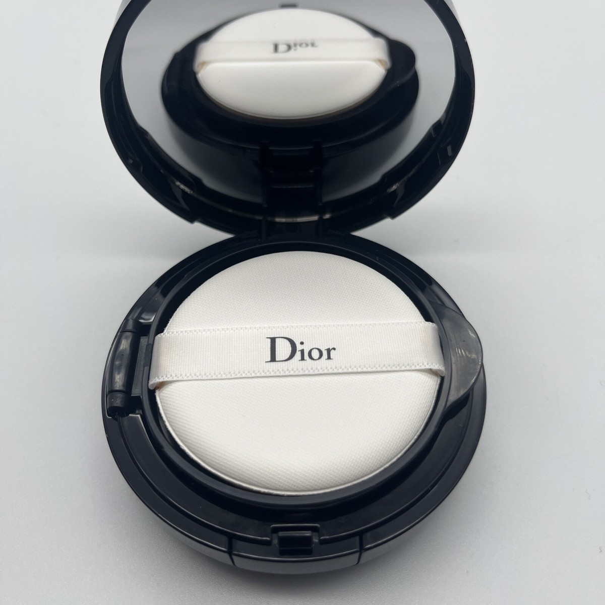 ファンデーション Dior Diorskin Forever Perfect Cushion Dior Forever Couture Perfect Cushion: skin-caring fresh
