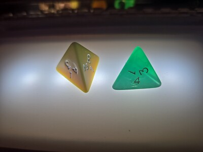 2 Vintage D4 Dice Green And Yellow Very Nice Pair