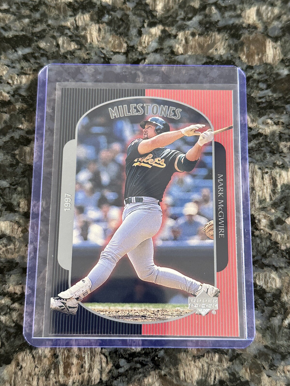 1999 Upper Deck Mark McGwire 500 Home Run Gold Mark McGwire 11